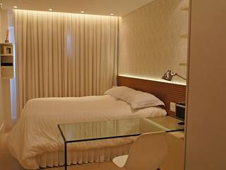 Residência Botafogo 03, Adoro Arquitetura Adoro Arquitetura Modern style bedroom Wood Beige
