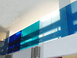 Coloured glass balcony in hospital , Ion Glass Ion Glass مساحات تجارية زجاج