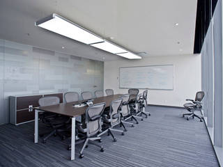 Corporativo UVM/UNITEC, Serrano Monjaraz Arquitectos Serrano Monjaraz Arquitectos Modern Study Room and Home Office