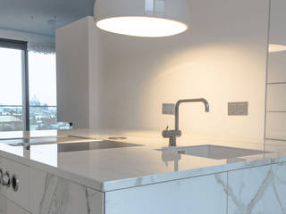 Wohnküche mit VidroStone Keramik, BÖHM Interieur BÖHM Interieur Kitchen Ceramic