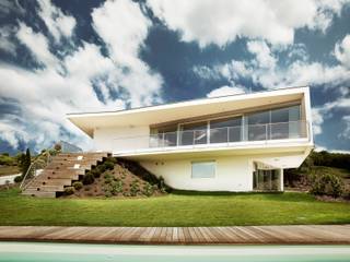 Villa P, LOVE architecture and urbanism LOVE architecture and urbanism Minimalist houses