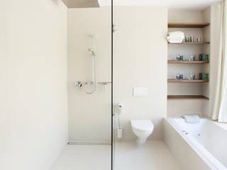 Villa P, LOVE architecture and urbanism LOVE architecture and urbanism Minimalist style bathroom