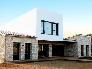 VIVIENDA UNIFAMILIAR AISLADA Y PISCINA EN ALGAIDA, JAIME SALVÁ, Arquitectura & Interiorismo JAIME SALVÁ, Arquitectura & Interiorismo Casas rústicas Piedra