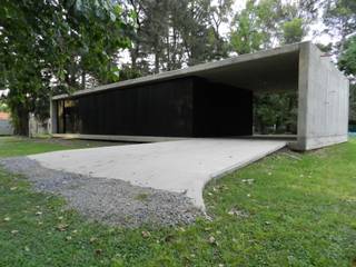 Casa Bunker en La Reja, Moreno, dymmuebles dymmuebles Prefabricated home Concrete Metallic/Silver