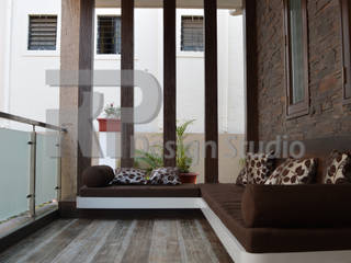 Mr Suhas Ranavde Banglow Project, RP Design Studio RP Design Studio Balcon, Veranda & Terrasse modernes