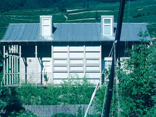 Casa al lago - Caldaro (Bolzano), blueArch blueArch Eclectic style houses