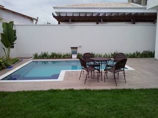 Residencia Carani, Viviane Monteiro Viviane Monteiro Modern pool