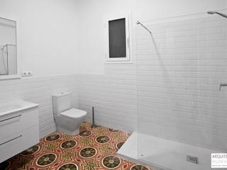 Proyecto Vivienda Ensanche Valencia, ARQUITECNICA RUZAFA ARQUITECNICA RUZAFA Bathroom