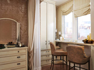 Спальня + балкон = единое пространство, Студия дизайна ROMANIUK DESIGN Студия дизайна ROMANIUK DESIGN クラシカルスタイルの 寝室