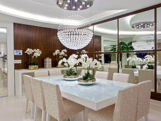 Apartamento São Paulo, Designer de Interiores e Paisagista Iara Kílaris Designer de Interiores e Paisagista Iara Kílaris Modern Dining Room White