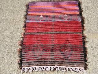 Magnifique tapis de Tribal tissé, L'âme des tissus L'âme des tissus Rustik Multimedya Odası