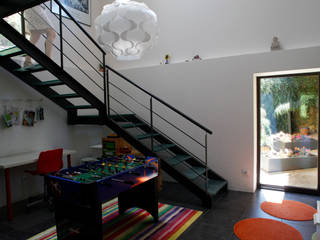 O eido da revolta_Vivienda Unifamiliar, MAGA - Diseño de Interiores MAGA - Diseño de Interiores Modern Corridor, Hallway and Staircase