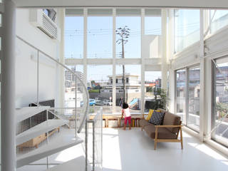 東長町の家, 環境建築計画 環境建築計画 Salones de estilo moderno Vidrio