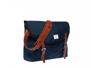 Taschen, stey INTERIOR stey INTERIOR モダンデザインの ドレッシングルーム