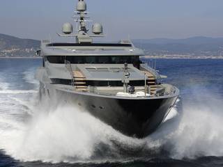 M.Y. SEA FORCE ONE: Lusso e funzionalità in un unico posto, Luca Dini Design Luca Dini Design Du thuyền & phi cơ phong cách hiện đại