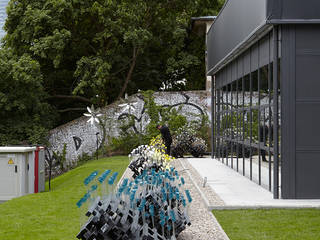 Penrose Garden, SEREIN Konzeptkunst & Mikroarchitektur SEREIN Konzeptkunst & Mikroarchitektur モダンな庭