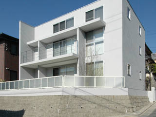 House in Inokuchi-dai, 株式会社 垂井設計 株式会社 垂井設計 Rumah Modern