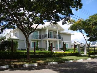  บ้านและที่อยู่อาศัย by Bia Maia & Guta Carvalho Arquitetura, Design e Paisagismo