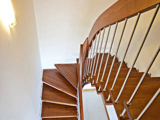 Bolzentreppe Münster, lifestyle-treppen.de lifestyle-treppen.de Koridor & Tangga Modern Kayu Wood effect