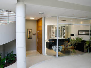 Residência SSC, A/ZERO Arquitetura A/ZERO Arquitetura Modern Corridor, Hallway and Staircase