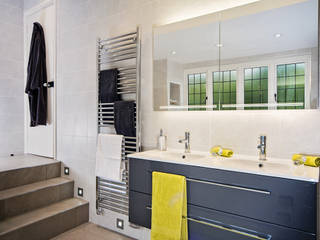 Mr & Mrs D, Bathroom, Worplesdon, Raycross Interiors Raycross Interiors Modern Bathroom