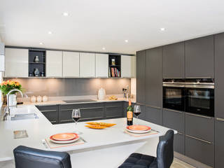 Mr & Mrs H, Kitchen, Byfleet Village, Surrey, Raycross Interiors Raycross Interiors Кухня в стиле модерн