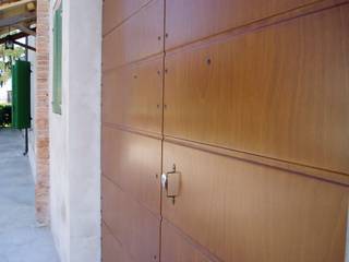 Portone, Contesini Studio & Bottega Contesini Studio & Bottega Окна и двери в классическом стиле Твердая древесина Эффект древесины