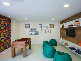 SAÚDE | ÁREAS COMUNS, SESSO & DALANEZI SESSO & DALANEZI Детская комната в стиле модерн