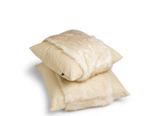 Faux fur throw and cushions - Elegance collection, Mille Boutique Ltd Mille Boutique Ltd ห้องนอน เฟอร์ White