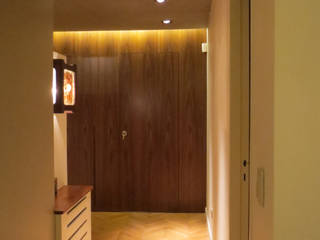 Depto Lacroze, Estudio de iluminación Giuliana Nieva Estudio de iluminación Giuliana Nieva Modern Corridor, Hallway and Staircase