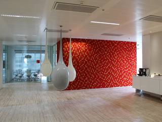 Burel Factory Oficinas y bibliotecas de estilo moderno