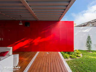 ESTUDIO 2XR, Adagio Arquitectos Adagio Arquitectos Industrial style balcony, veranda & terrace Wood Red