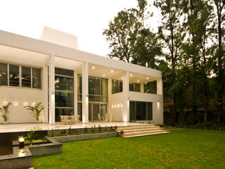 Private Residence at Sopan Baug, Pune, Chaney Architects Chaney Architects Nhà phong cách tối giản