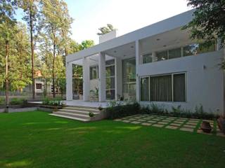 Private Residence at Sopan Baug, Pune, Chaney Architects Chaney Architects Casas de estilo minimalista