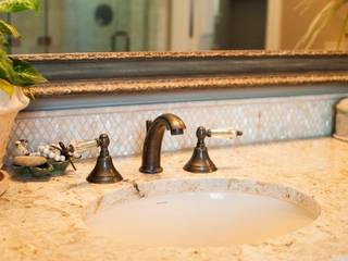 Diamond Freshwater Mother of Pearl Bathroom, ShellShock Designs ShellShock Designs Moderne Badezimmer Fliesen