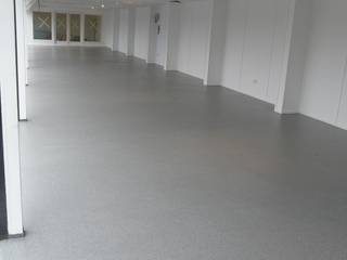 Garage Flooring - Resin and Floor Tiles by Garageflex, Garageflex Garageflex Garage / Hangar classiques Gris