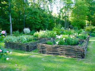 Jardin médiéval, Nature in the Garden Nature in the Garden クラシカルな 庭