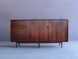 Rosewood Sideboard by Arne Vodder , Retro Age Retro Age Comedores de estilo escandinavo Madera Acabado en madera