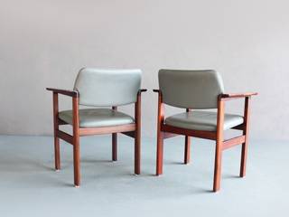 Arne Vodder Conference Chairs , Retro Age Retro Age غرفة السفرة خشب Wood effect