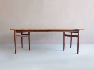 Rosewood Dining Table by Arne Vodder , Retro Age Retro Age غرفة السفرة خشب Wood effect