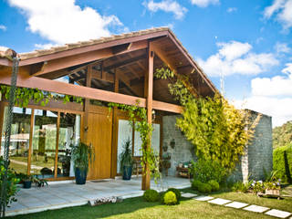 Casa na Serra . BB . Pedra Azul - ES, Carlos Eduardo de Lacerda Arquitetura e Planejamento Carlos Eduardo de Lacerda Arquitetura e Planejamento Balcon, Veranda & Terrasse ruraux