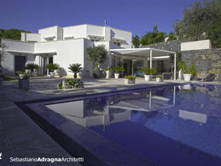 Villa al Mare, Sebastiano Adragna Architetti Sebastiano Adragna Architetti 지중해스타일 발코니, 베란다 & 테라스