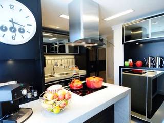 Cozinha black, T+H arquitetura & interiores T+H arquitetura & interiores 모던스타일 주방