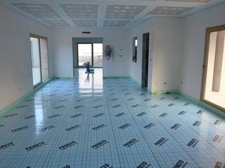 (3) Underfloor heating/ piso radiante, Dynamic444 (departamento de climatização) Dynamic444 (departamento de climatização) モダンな 壁&床