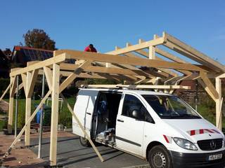 Carport, Froese Dach Froese Dach クラシックデザインの ガレージ・物置