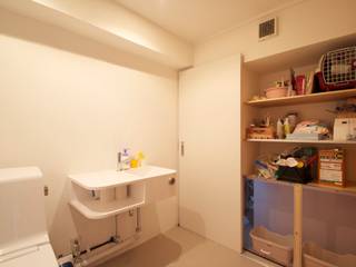 猫の部屋, SeijiIwamaArchitects SeijiIwamaArchitects Minimalist style bathroom Concrete
