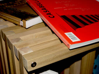 SIT&BOOK, architANDarte architANDarte Studio in stile industriale Legno Effetto legno