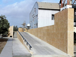 Generator House, DCOOP ARCHITECTS DCOOP ARCHITECTS Modern Corridor, Hallway and Staircase