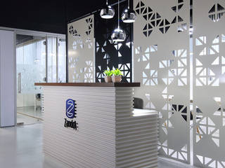Commercial - Mulund, Nitido Interior design Nitido Interior design Commercial Spaces Solid Wood White