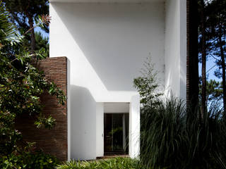 Habitação Unifamiliar na Aroeira, Cândido Chuva Gomes - Arquitectos, Lda Cândido Chuva Gomes - Arquitectos, Lda Casas minimalistas